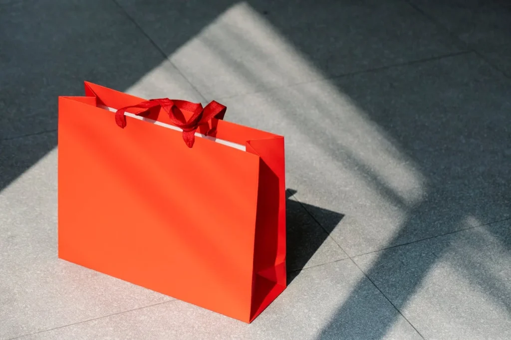 give meaningful gift to build well social relationship